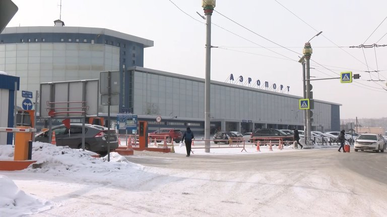 Самолёты не могут сесть в аэропорту Усть-Кута и вылететь из него из-за обледенения взлётно-посадочной полосы